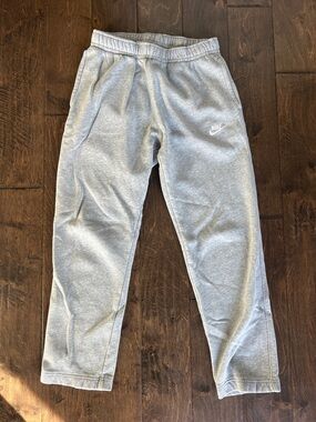 Nike Men’s Light Gray Sweatpants Medium